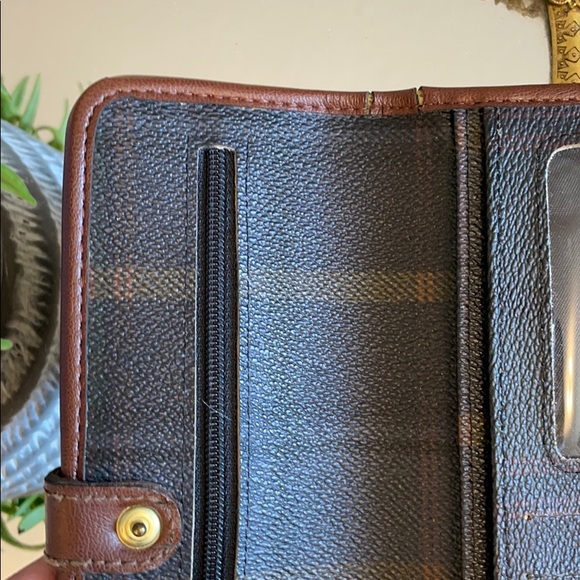 Vintage Liz Claiborne trifold wallet in navy plaid - Picture 11 of 12